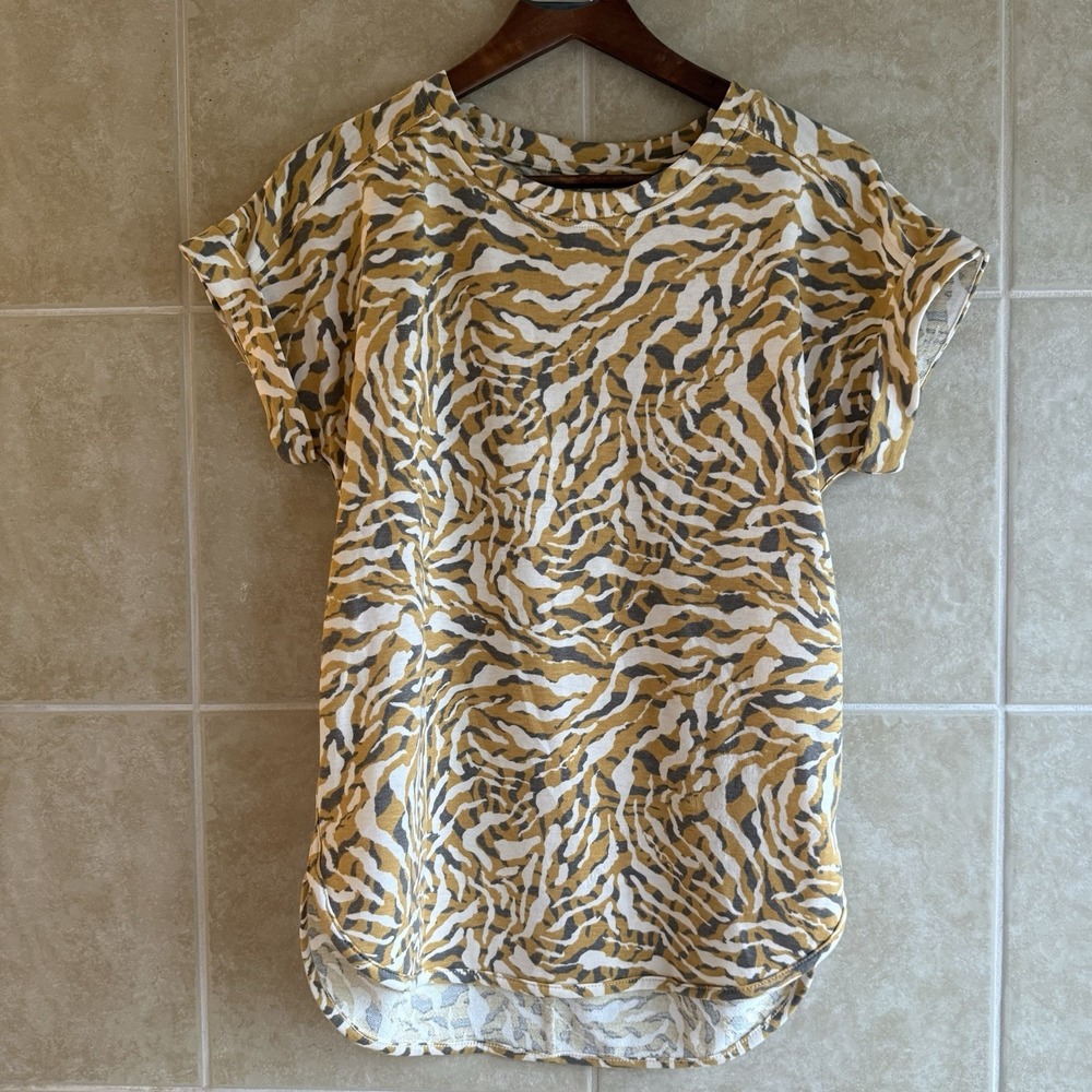 Cupio Women's Tiger Print Top Size Small Short Cuffed Sleeve Curved Hem LSU
